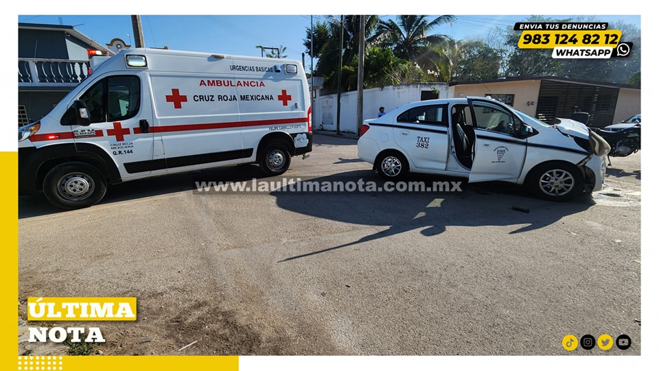 Fuerte ch0que entre taxi y camioneta en Felipe Carrillo Puerto