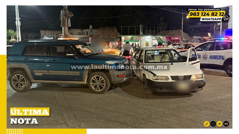 Accidente en glorieta de Felipe Carrillo Puerto deja daños materiales