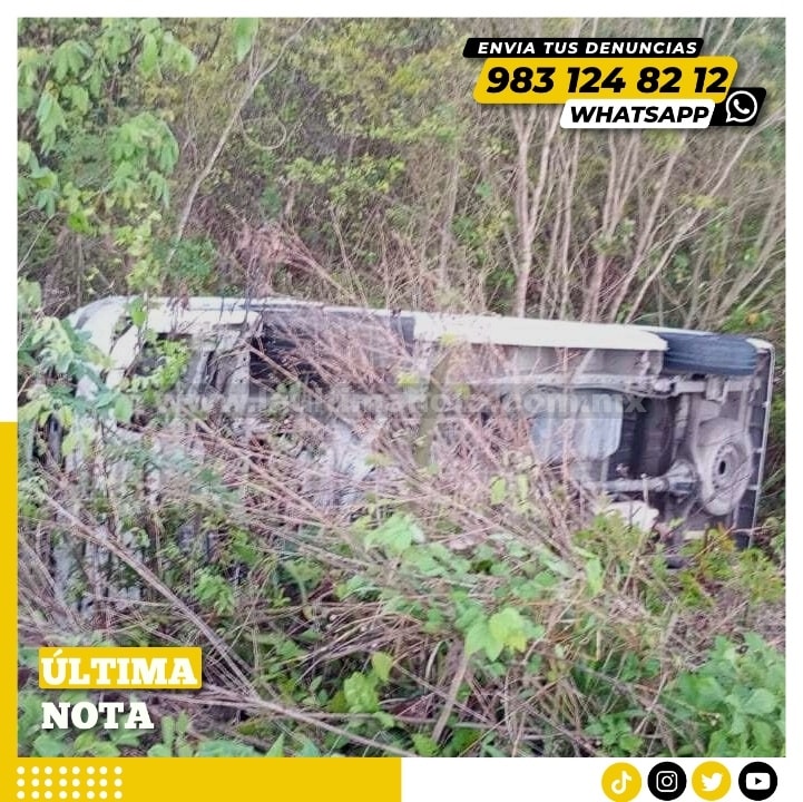 Van sufre accidente en el entronque de Tuzik; no se reportan lesionados