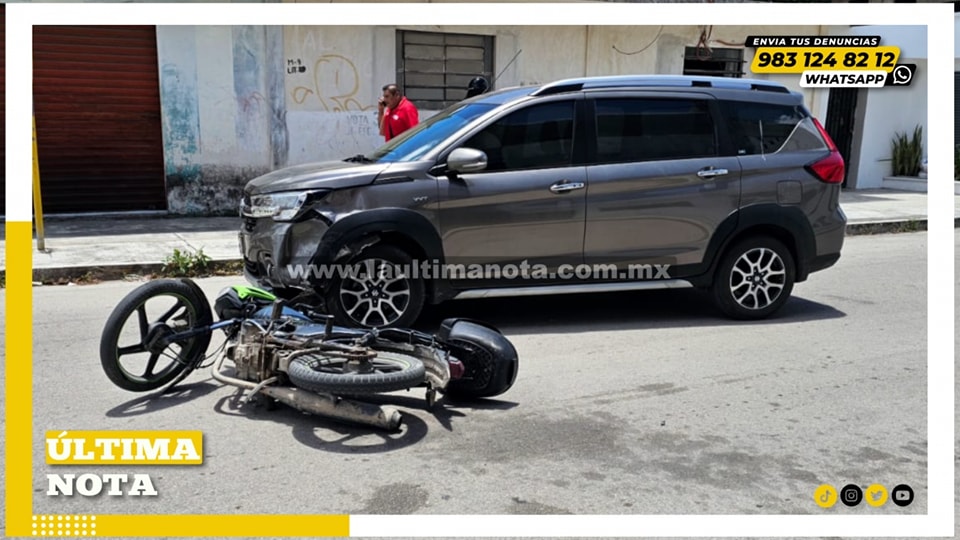 Motociclista se impacta en un vehículo