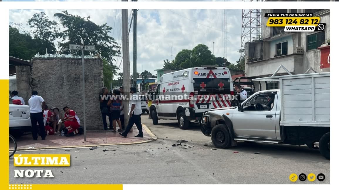 Aparatoso accidente en la colonia Centro de Felipe Carrillo Puerto deja una mujer lesionada.