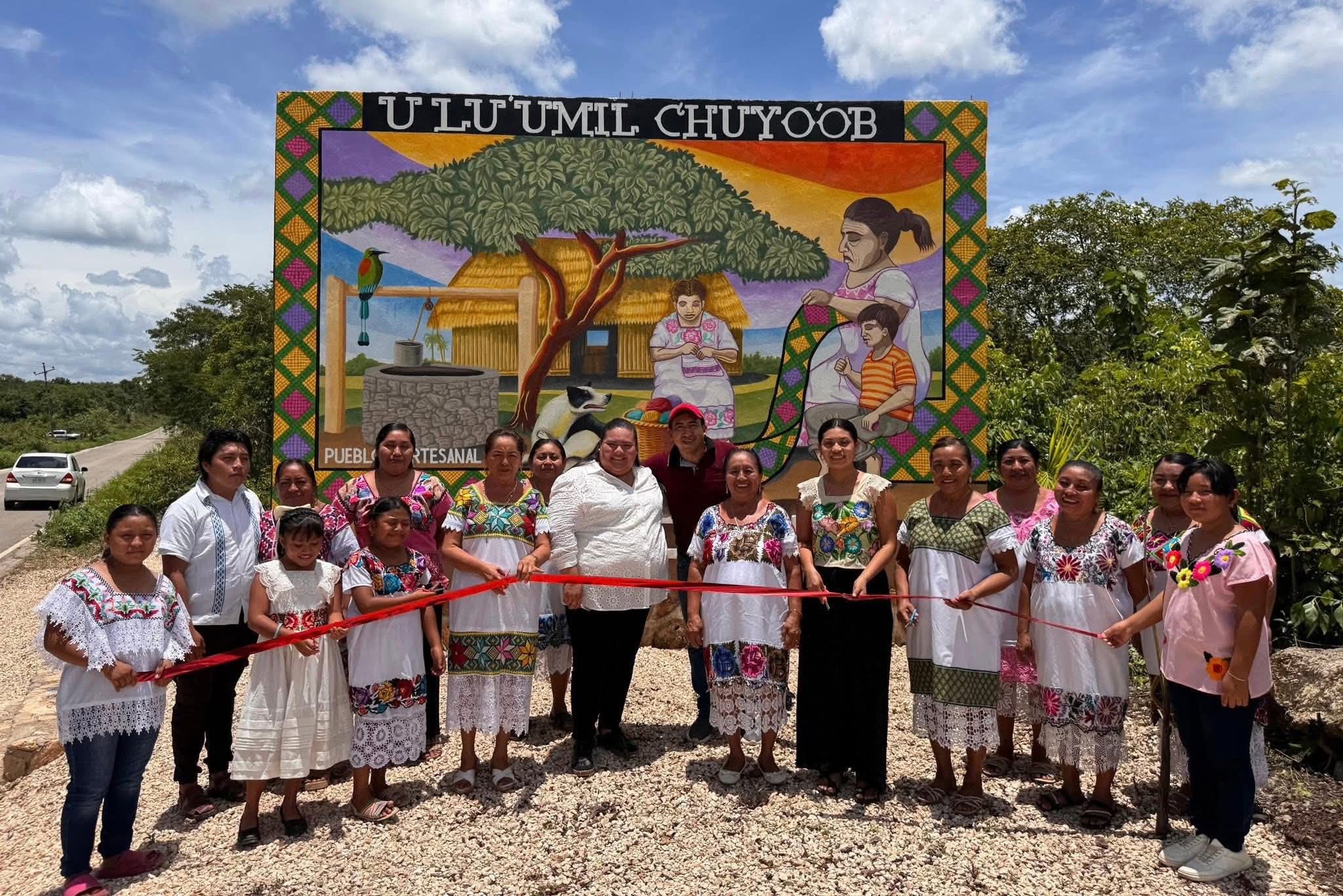 Dan identidad a X-Pichil con mural que honra a sus manos artesanas.