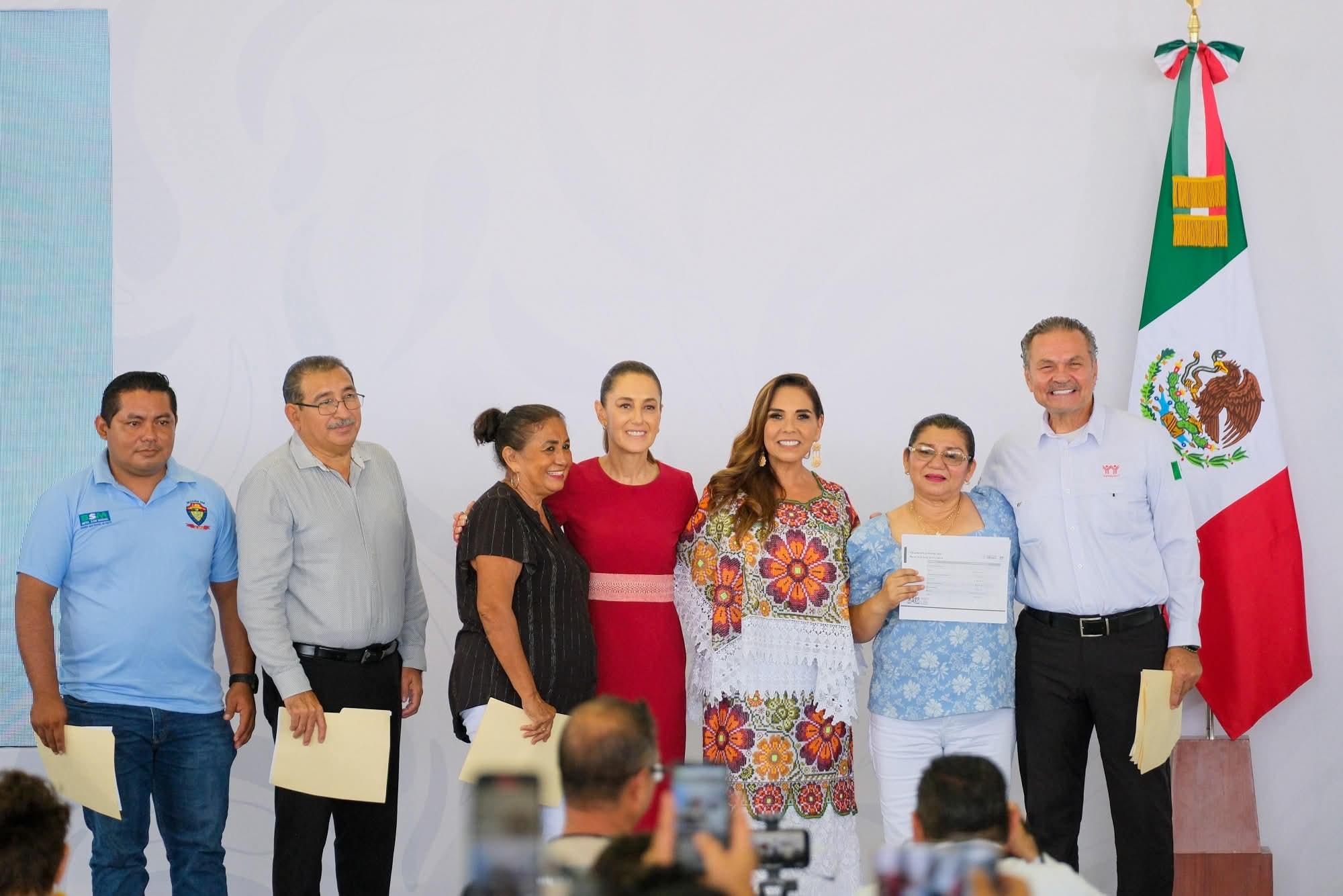 Mara Lezama reconoce respaldo de Claudia Sheinbaum al crecimiento económico, social y avance en materia de seguridad en Quintana Roo.