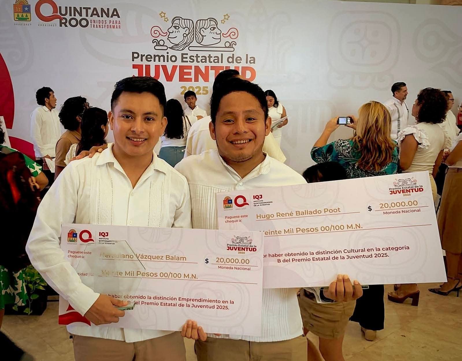 Hugo Rene Ballado Poot de Tihosuco: un joven que mantiene viva la cultura maya.