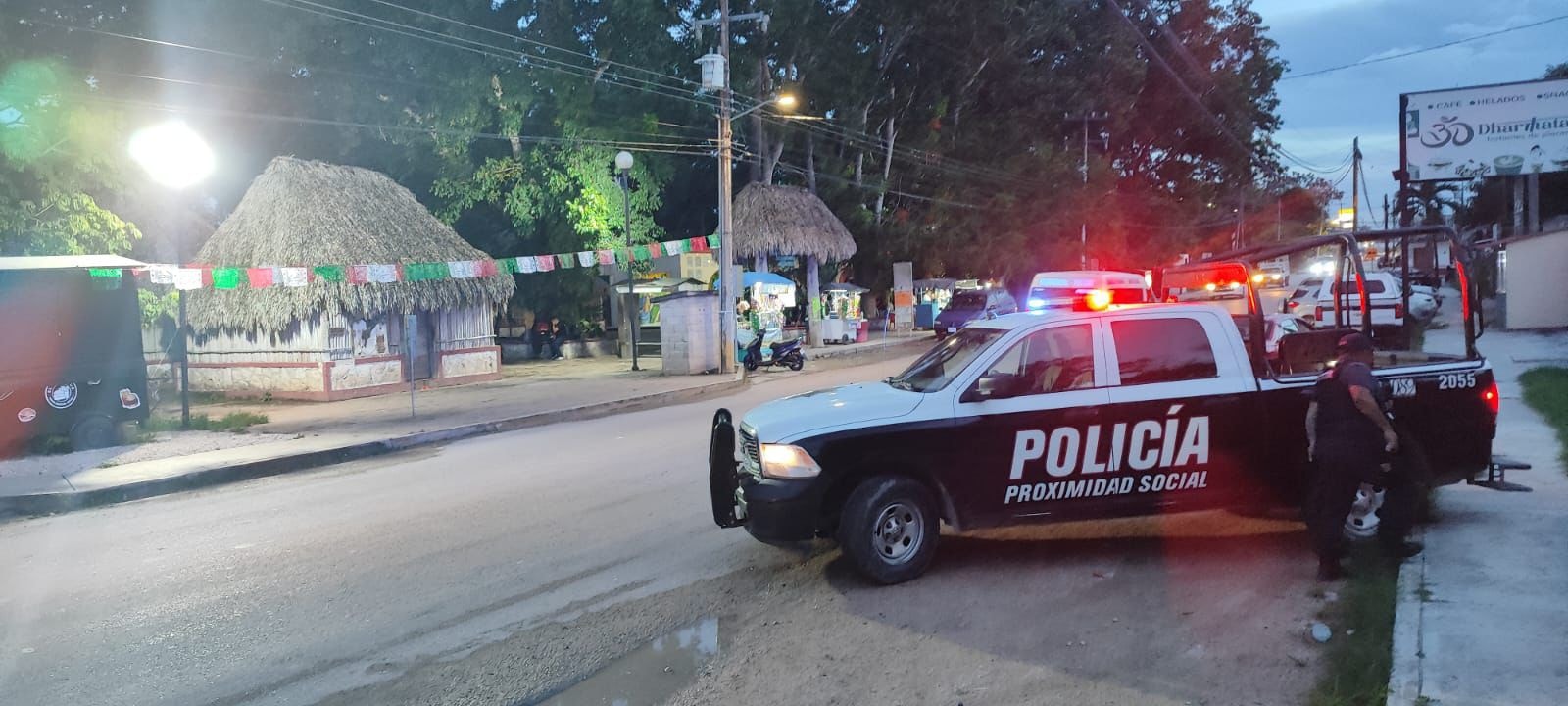 Rescatan a dos menores abandonados en cuartería de Felipe Carrillo Puerto; padrastro se llevó a la madre a la fuerza.