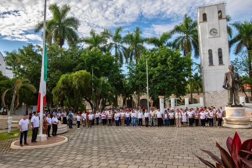 Conmemoran 57 aniversario luctuoso en memoria de los caídos en Tlatelolco
