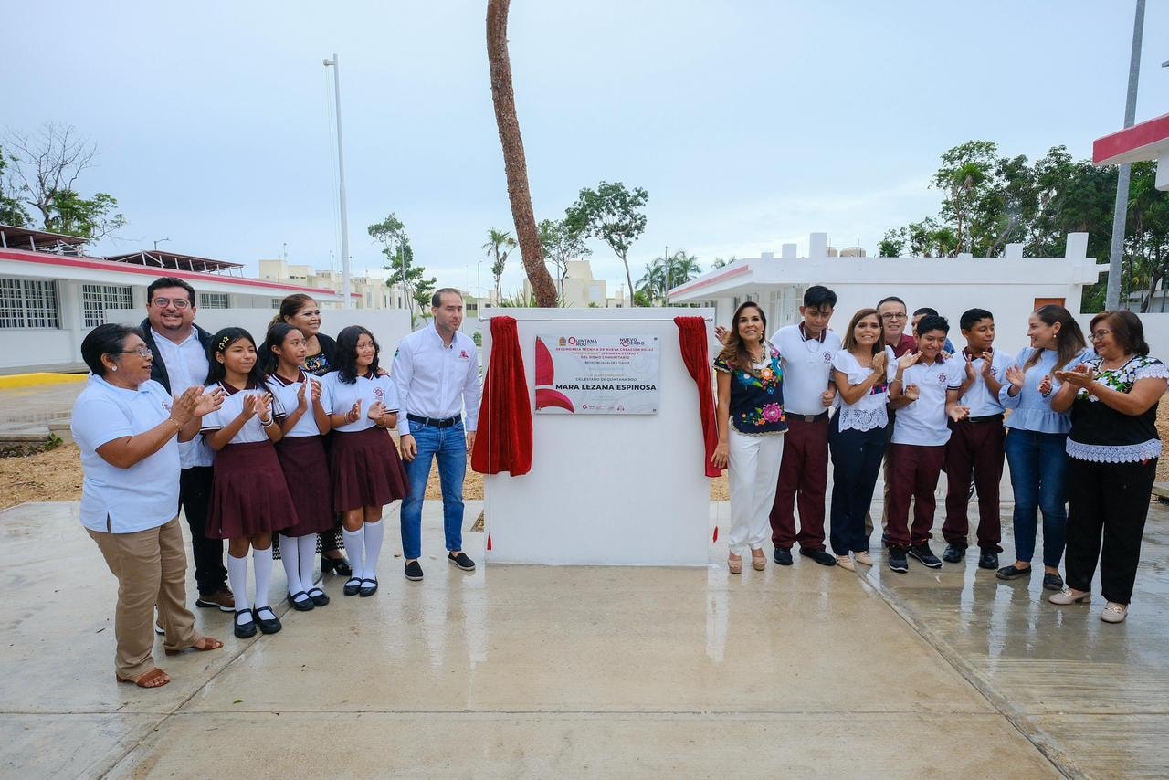 Cumple compromiso Mara Lezama y entrega nueva Secundaria Técnica en Tulum para que ningún joven se quede sin estudiar